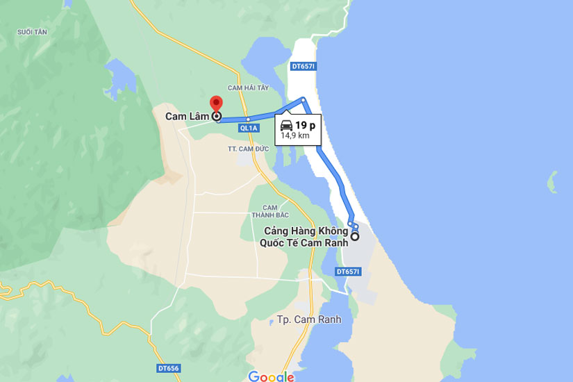 Từ sân bay Cam Ranh đi Cam Lâm chỉ hơn 10 kilomet.