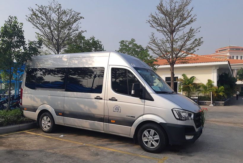 Kinh nghiệm gọi xe 16 chỗ sân bay Cam Ranh cho du khách